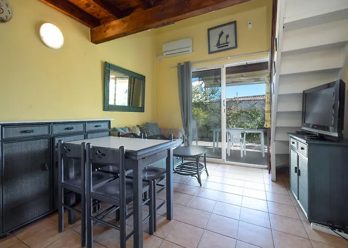 Samaria Village N06 2p8