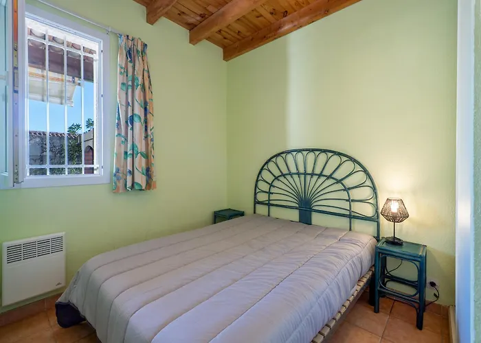 Samaria Village N06 2p8 *